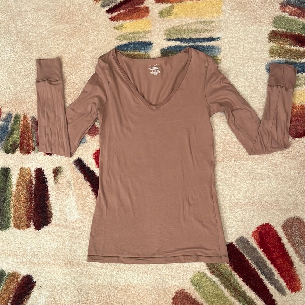 Poof! long sleeve v-neck tee